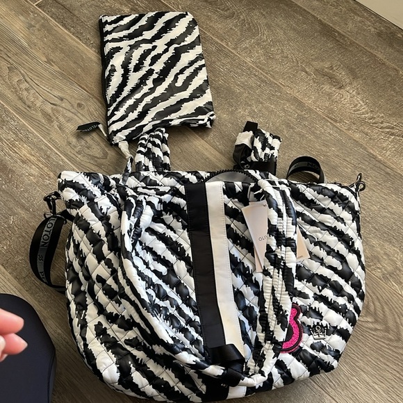 Oliver Thomas/Peloton Zebra Kitchen sink tote. NWT - Picture 4 of 6